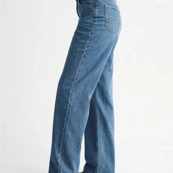 Abercrombie Curve Love High Rise Loose Jean - Picture 2 of 7